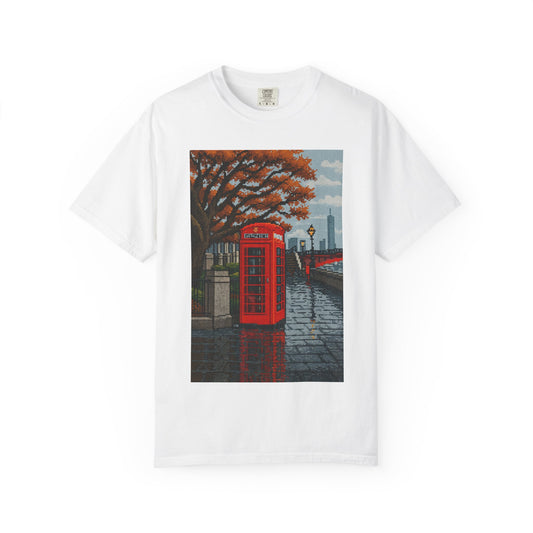 T-Shirt — Autumn London Red Phone Booth Street Scene Graphic Tee